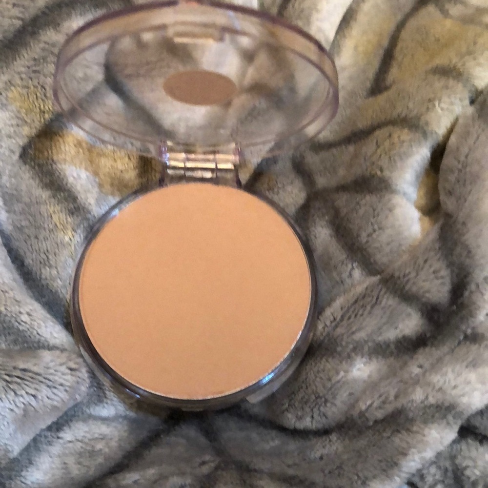 Merle Norman Ultra Powder Foundation-Buff
